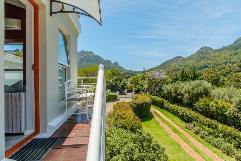 5 Bedroom Property for Sale in Tarragona Western Cape